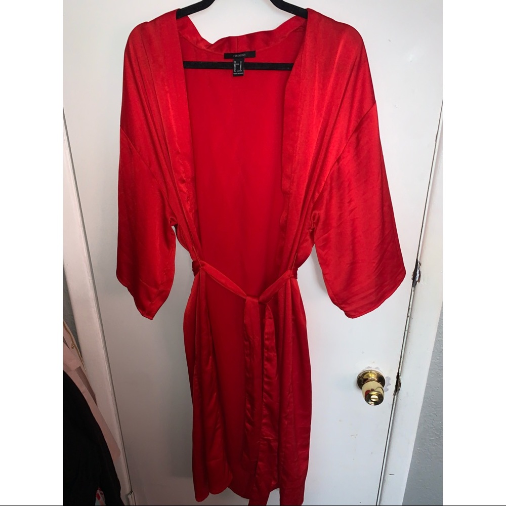 Red Robe - Picture 4 of 4